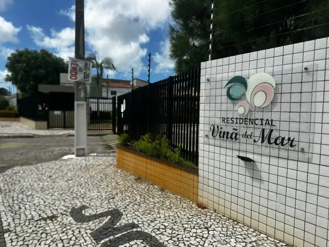 VENDO BELÍSSIMA CASA NO COND. VIÑA DEL MAR