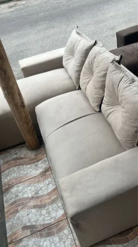 sofa chess com almofadas novo 