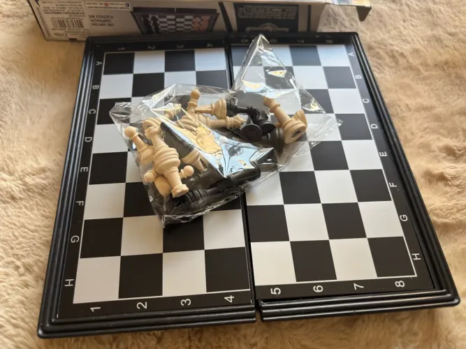 Mini jogo de Xadrez Magnético - Novo