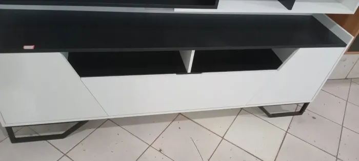 Vendo esses móveis, passo no cartão de crédito parcelado, débito e Pix, 