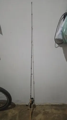 Vara de carbono 8-17 libras + Molinete Okuma acuador 2500.