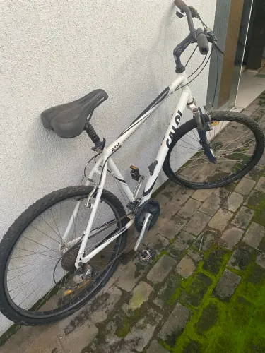 VENDE-SE BICICLETA CALOI ARO 21