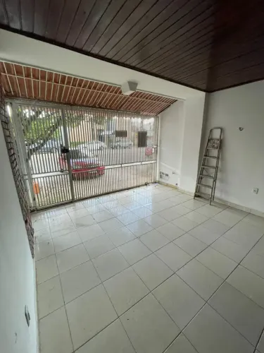 Casa para aluguel possui 168 metros quadrados com 3 quartos em Souza - Belém - PA
