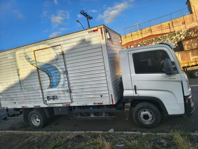 VOLKSWAGEN 6.160 6160 BAU TROCA E FINANCIA