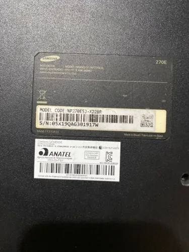 Vendo um notebook pra retirar peças e 2 gabinetes