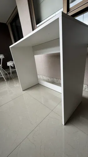 Escrivaninha em excelente estado