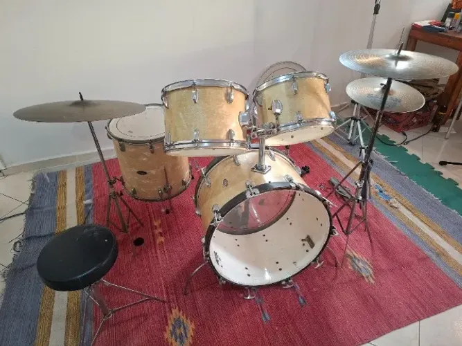 Bateria Pinguim anos 70