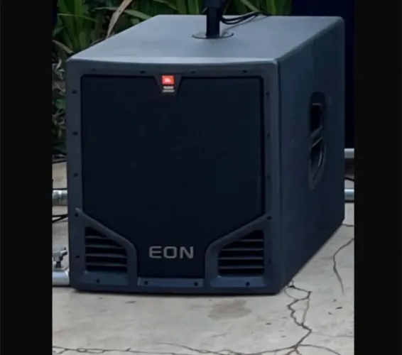 Caixa Sub Ativo JBL EON 518S (PAR)