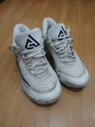 Tênis Nike Giannis Immortality 4 Masculino Tamanho 39 Branco