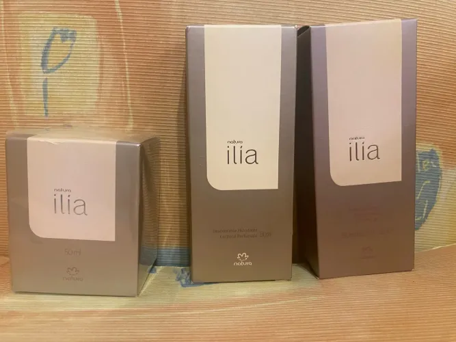 Kit Natura Ilía - Perfume + Hidratante + Sabonete Líquido