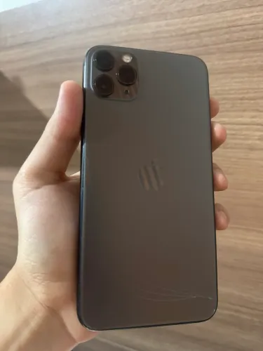 IPhone 11 Pro Max (trincado tampa e sem Face ID)