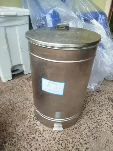 Lixeira inox 