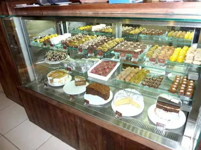 vitrines inox.