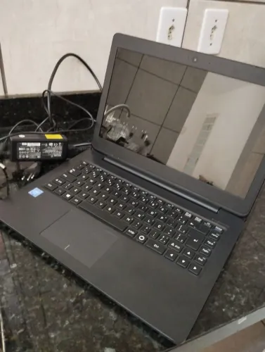 Notebook positivo para uso de peças 
