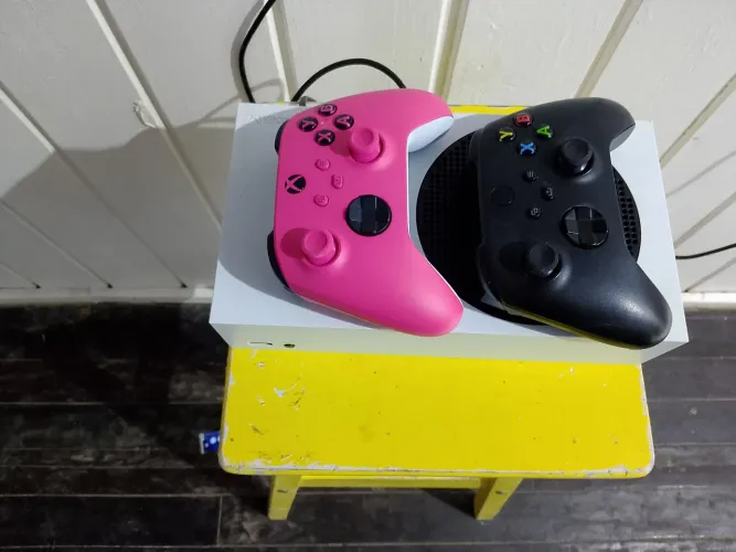 VENDO XBOX SERIES S EM PERFEITO ESTADO 