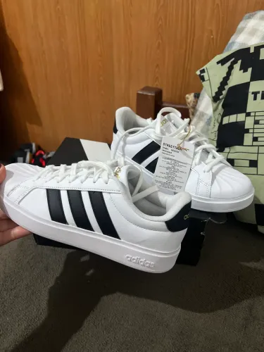 Tênis adidas original 
