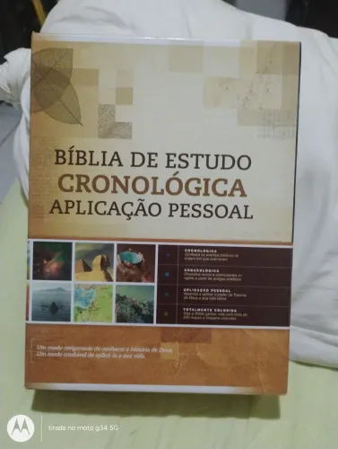 Bíblia de estudo aplicação pessoal cronológica.