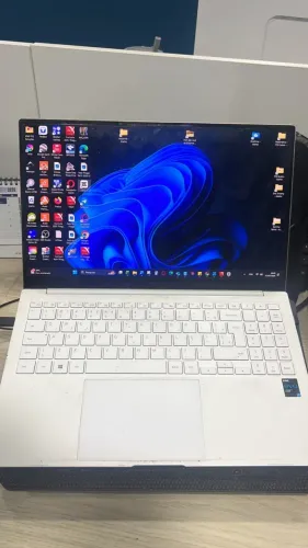 Samsung Galaxy Book Pro i7 11ª Geração, 16GB RAM, SSD 1TB, Tela AMOLED 15,6?