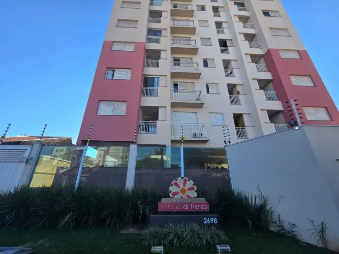 Imóvel para aluguel possui 102 metros quadrados com 2 quartos em Vila Marumby - Maringá -