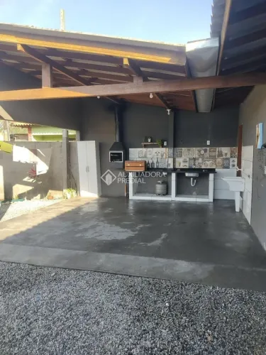 Casa de 02 Dormitórios à venda na Tapera da Base