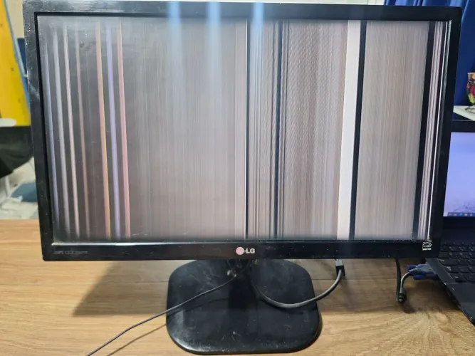 Vendo Monitor LG 23MP55HQ-P ,LED. entrada VGA e HDMi com defeito