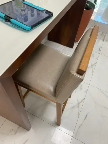 Aparador com vidro