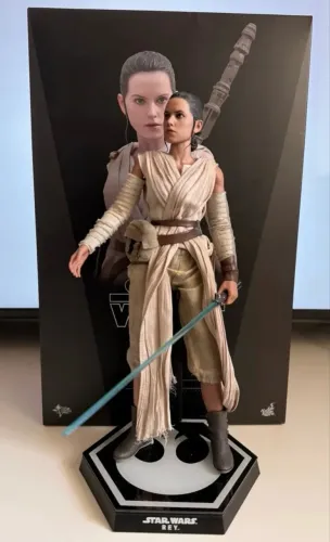 Rey Hot Toys 1/6 Star Wars 7