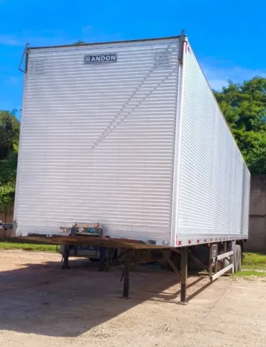 Vendo Carreta Baú Randon 30 paletes ano 2017