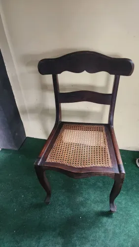 Cadeira Antiga - Madeira Maciça + Palhinha | Estilo Colonial/Vintage
