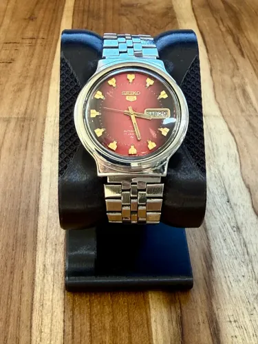 Relógio Seiko 5 Red Dial * - 1977