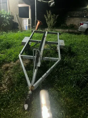 Carretinha reboque para transportar moto