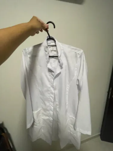 Jaleco branco com manga longa