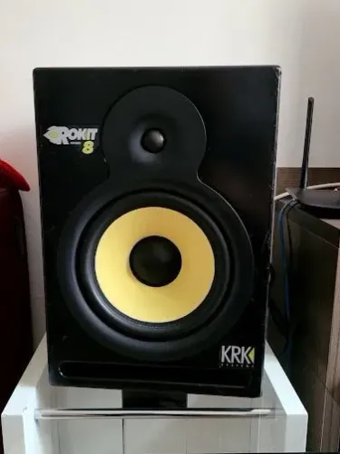 Monitor de Audio KRK Rokit 8 G1 RP8 Powered 8 Pol