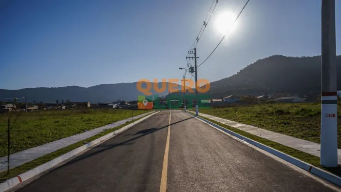 Barbada!Vendo lote/ terreno plano de esquina, com 319 m² em São José- Forquilhas!