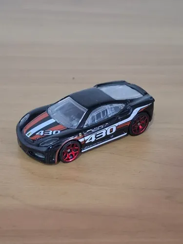 Hot Wheels Ferrari F430 Challenge