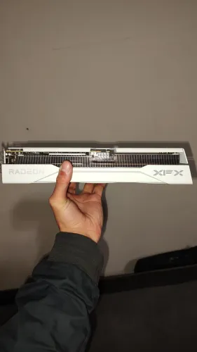 RX 9060 XT 16GB BRANCA OC XFX