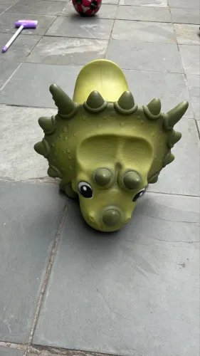 Quadriciclo infantil Triceratops