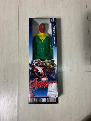 Boneco visão 30cm vingadores marvel marca hasbro