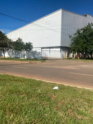 área   tem 500 m2, excelente para construção imóvel comercial em Jardim Scala - Trindade -