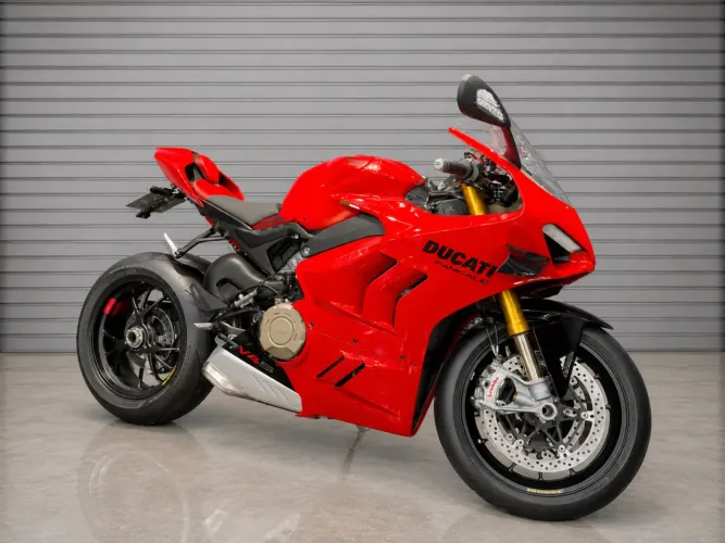 Ducati Panigale v4 s 2023