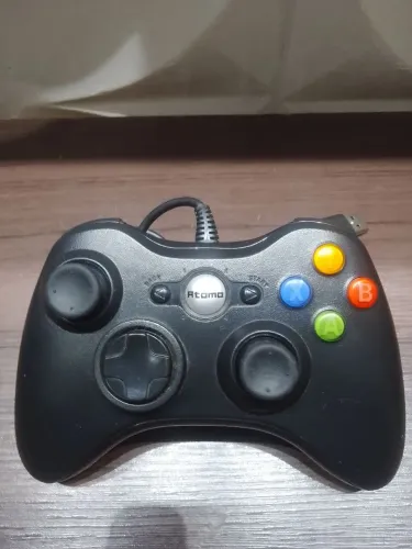Controle de Xbox 360 com fio