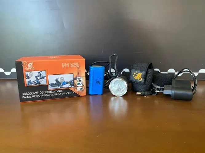 FAROL RECARREGAVEL PARA BICICLETA 1080000LUMENS