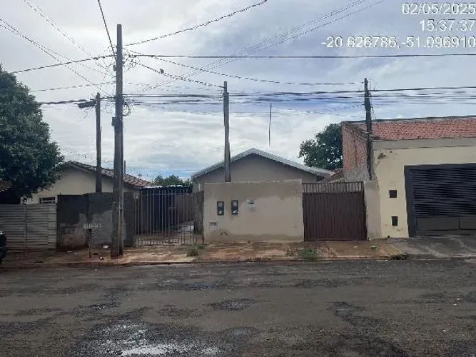 Condição facilitada Casa no Conjunto Habitacional Apolinario Pi, Pereira Barreto - SP, Nº