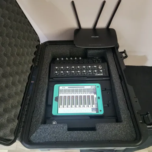 Mesa de Som Mackie DL1604 +IPAD +CASE GATOR +ROTEADOR