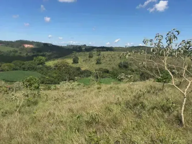 Fazenda em Oliveira MG de 112 hectares com 2 nascente e rica em água.
