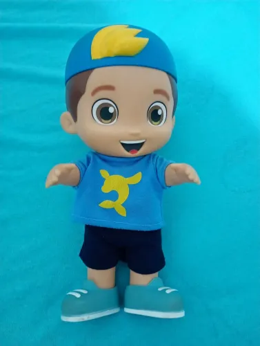Vendo boneco do Lucas Neto