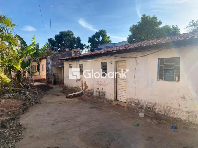 Terreno à venda Jardim Palmeiras 324m² Montes Claros MG