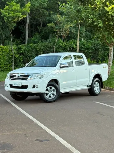 Toyota Hilux CD SRV 4X4 2.7 Flex 16V Aut. 2014