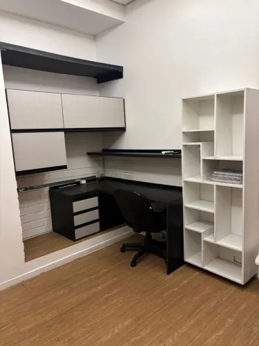 Sala comercial com tudo incluso no coração do Adrianopolis(próximo ao manaura shopping)