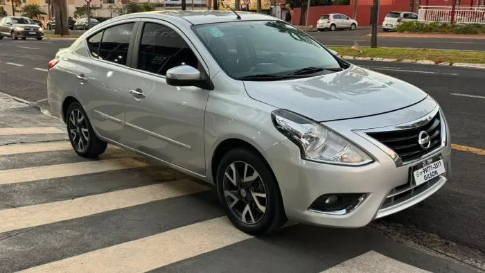 Nissan Versa SL 1.6 16V Flexstart 4P Aut. 2017